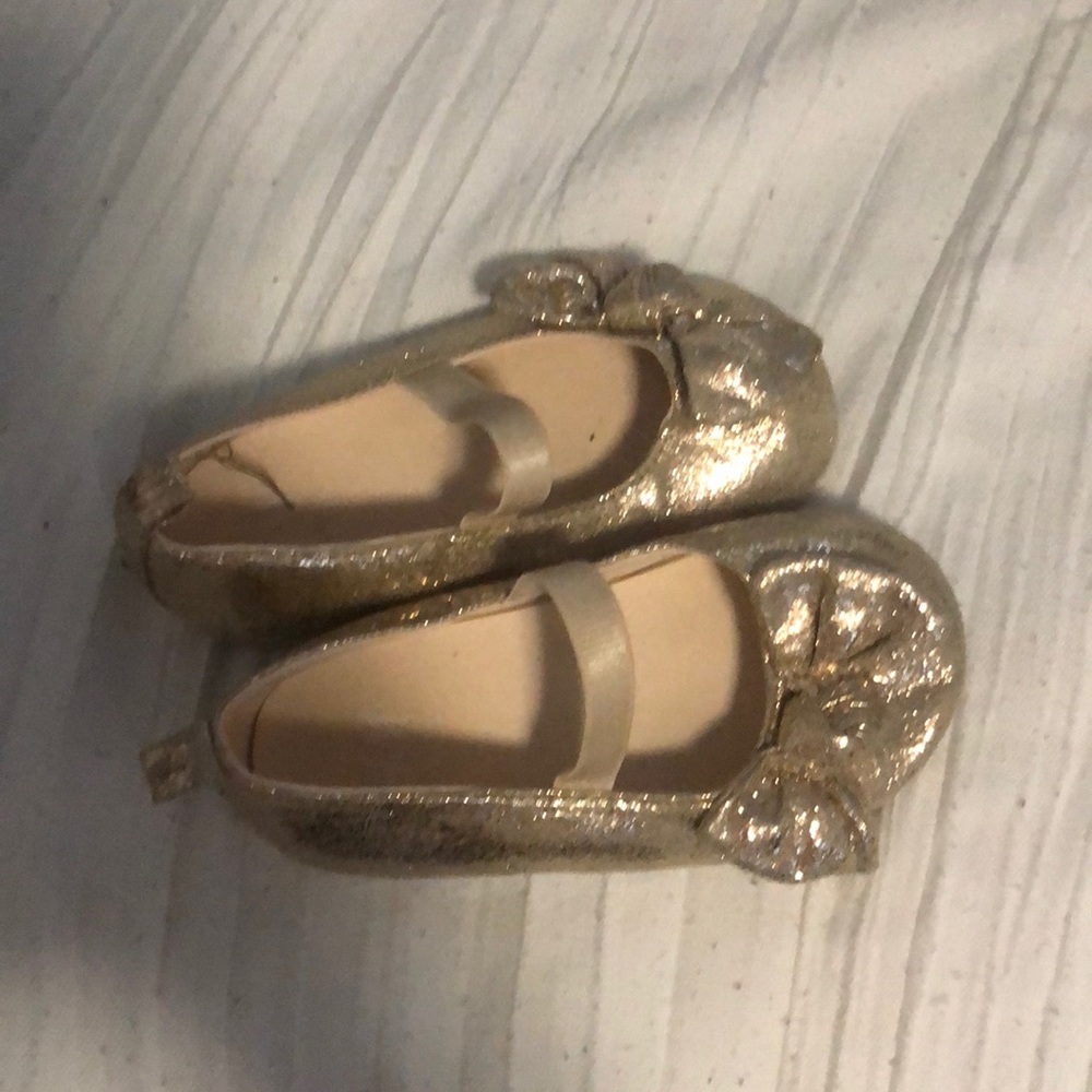 H&M little girl gold dress shoes